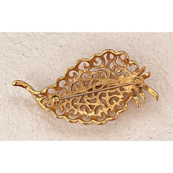 Monet Paisley Filigree Openwork Leaf and Branch Brooch Gold Tone - Picture 3 of 8
